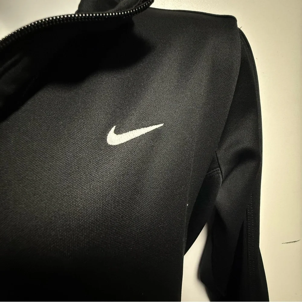 Nike Women's Black Light Jacket